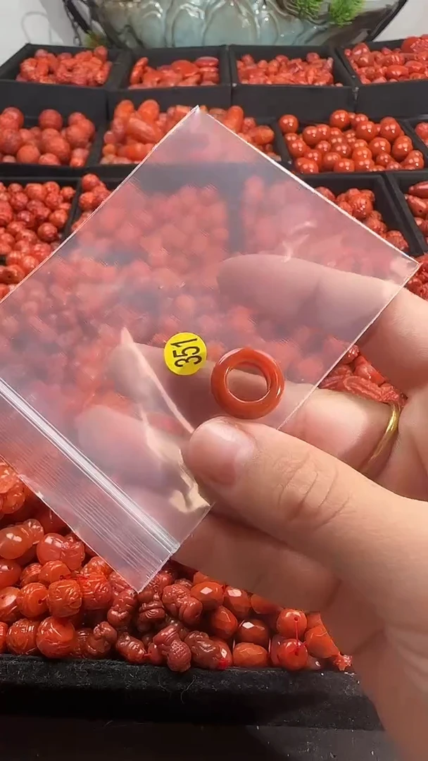 颈饰未镶嵌南红玛瑙1