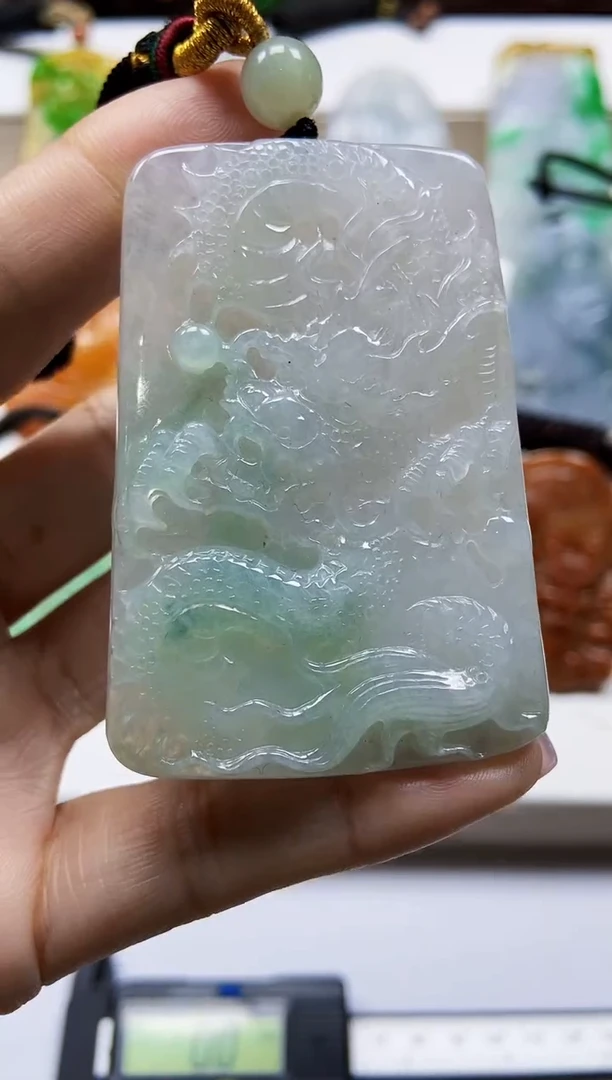 颈饰未镶嵌翡翠翡翠A货