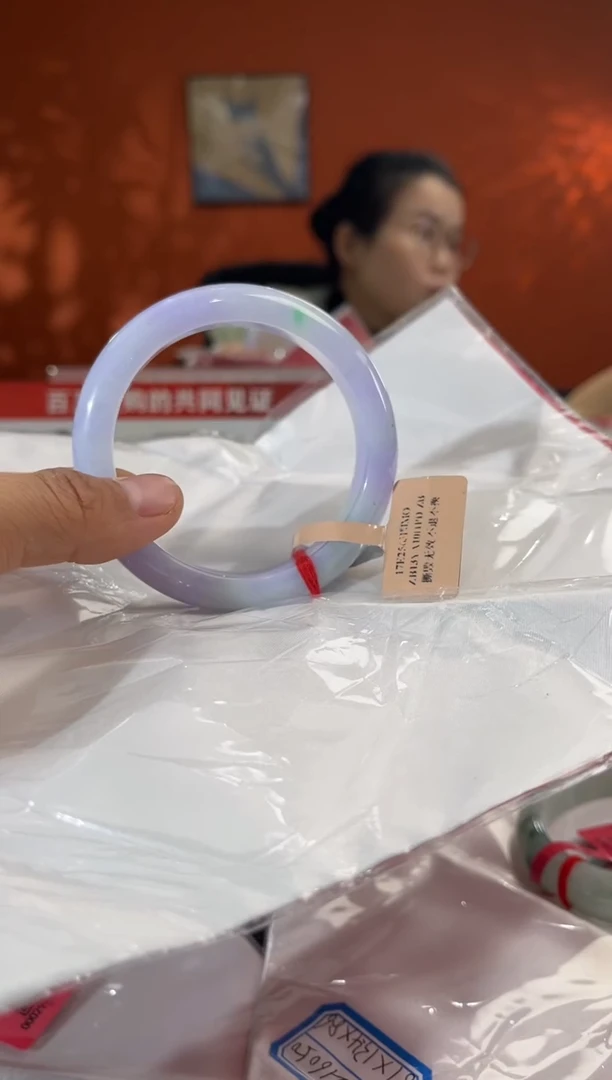 未镶嵌手镯翡翠        圈口56