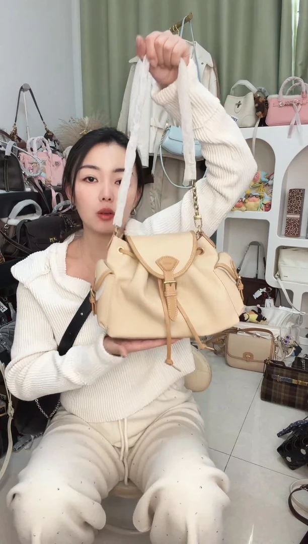 真皮玛莎美拉德驼百纳