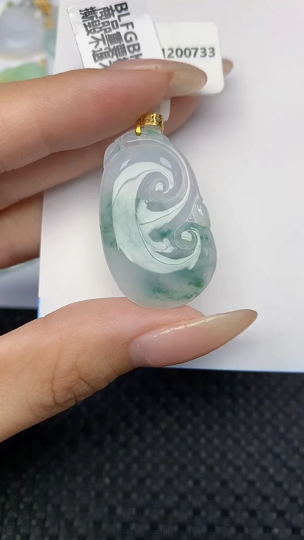 翡翠18K金镶嵌颈饰天然翡翠a货