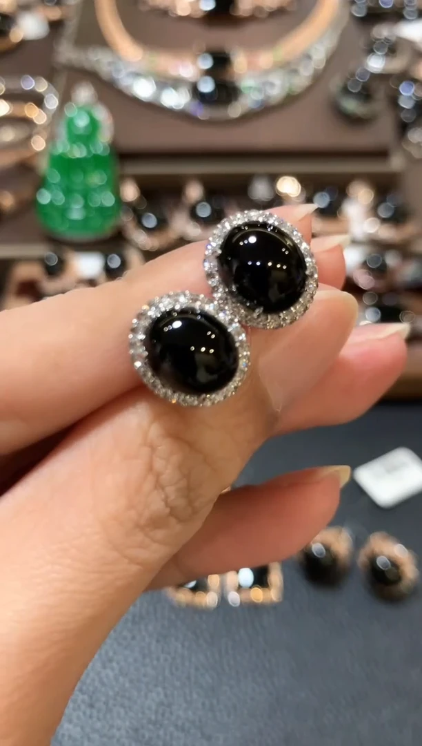 18K金镶嵌翡翠耳饰m128