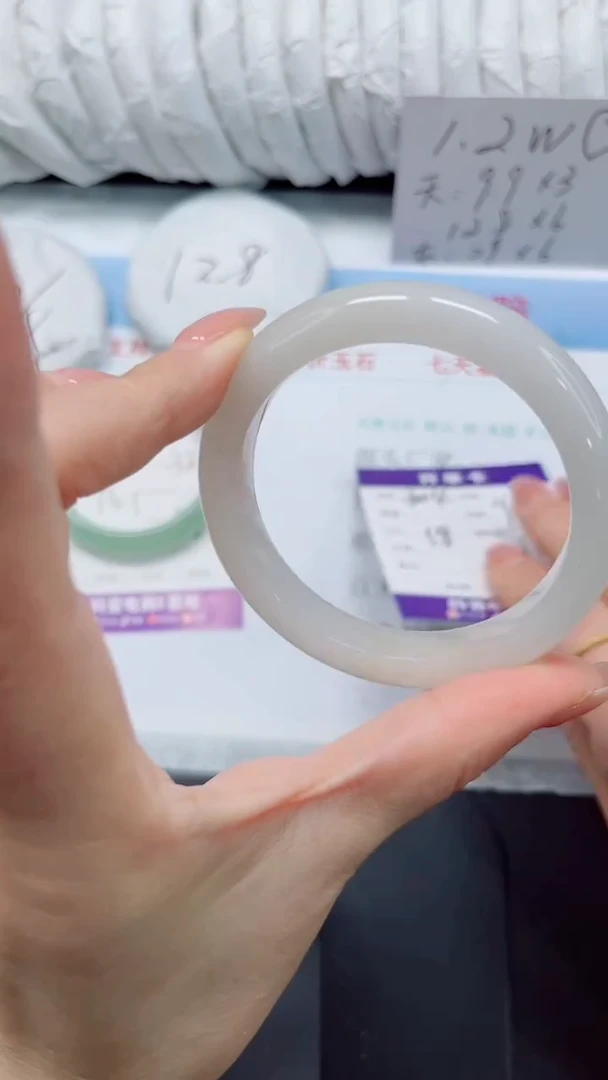 未镶嵌手镯石英质玉304-58