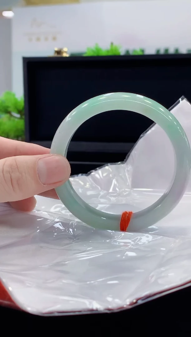 未镶嵌手镯翡翠翡翠手镯