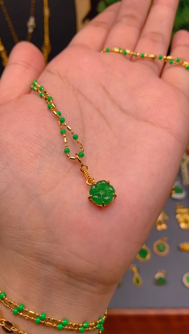 【闪购商品】翡翠吊坠(不含链)银S925镶嵌花花吊坠