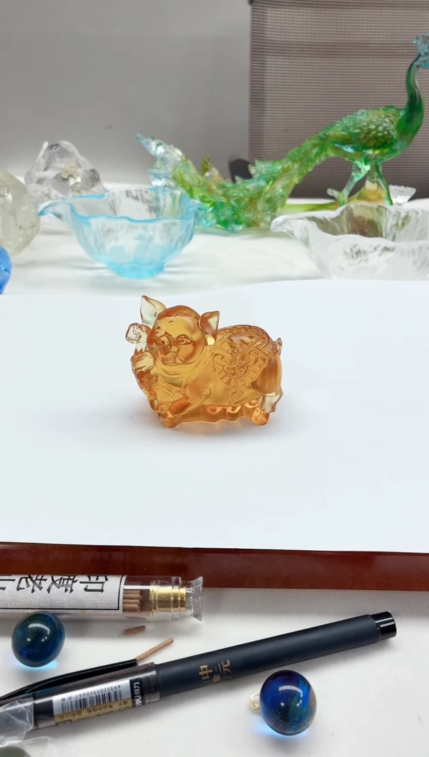 手工艺品琉璃琥珀色生肖福猪7.5*5.5公分