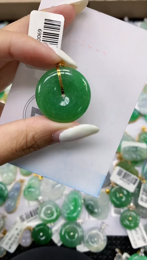 颈饰18K金镶嵌翡翠11111111111
