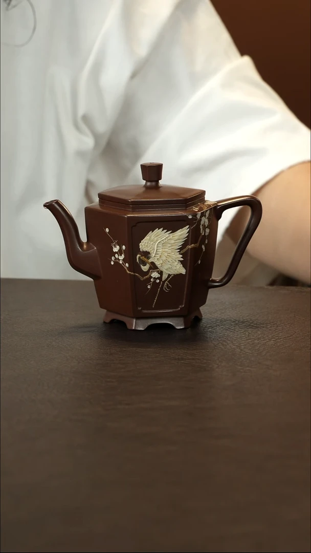茶壶紫砂马方远  革紫泥  六方宫灯泥绘仙鹤