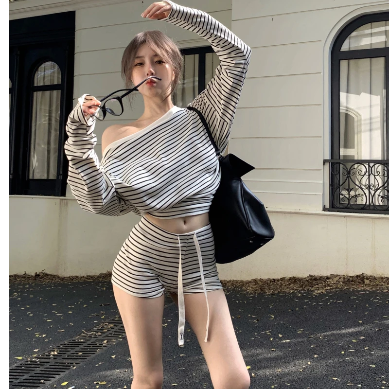 一整套长袖收腰女条纹休闲裤精棉短裤微胖显瘦初秋T恤黑白色穿搭