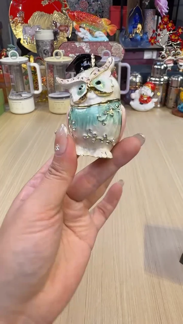 236七宝粉色博士猫头鹰