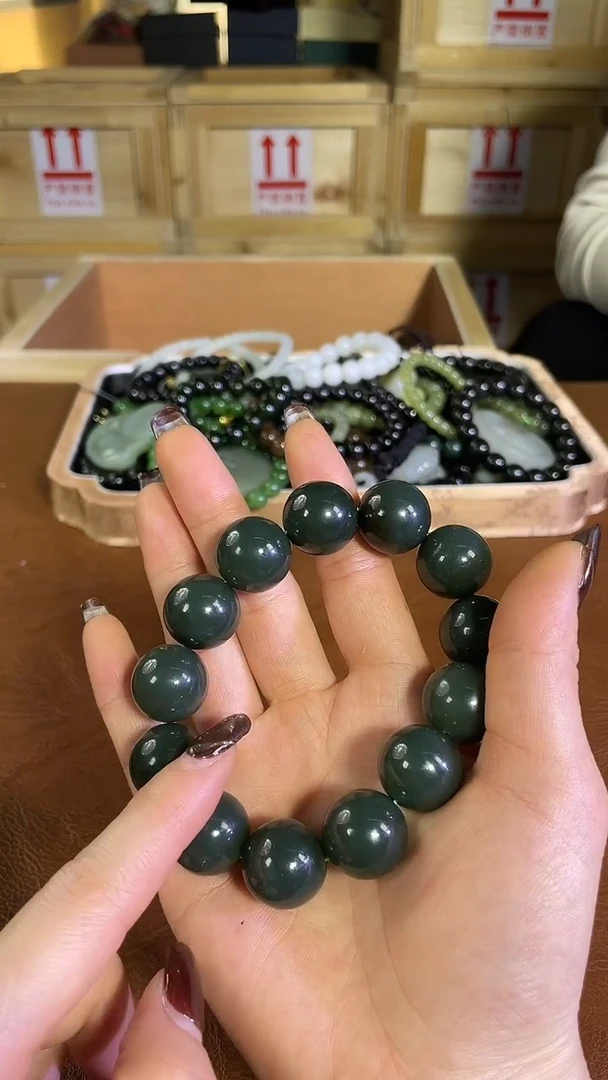 未镶嵌手串和田玉和田玉沙枣青卡18圆珠手串