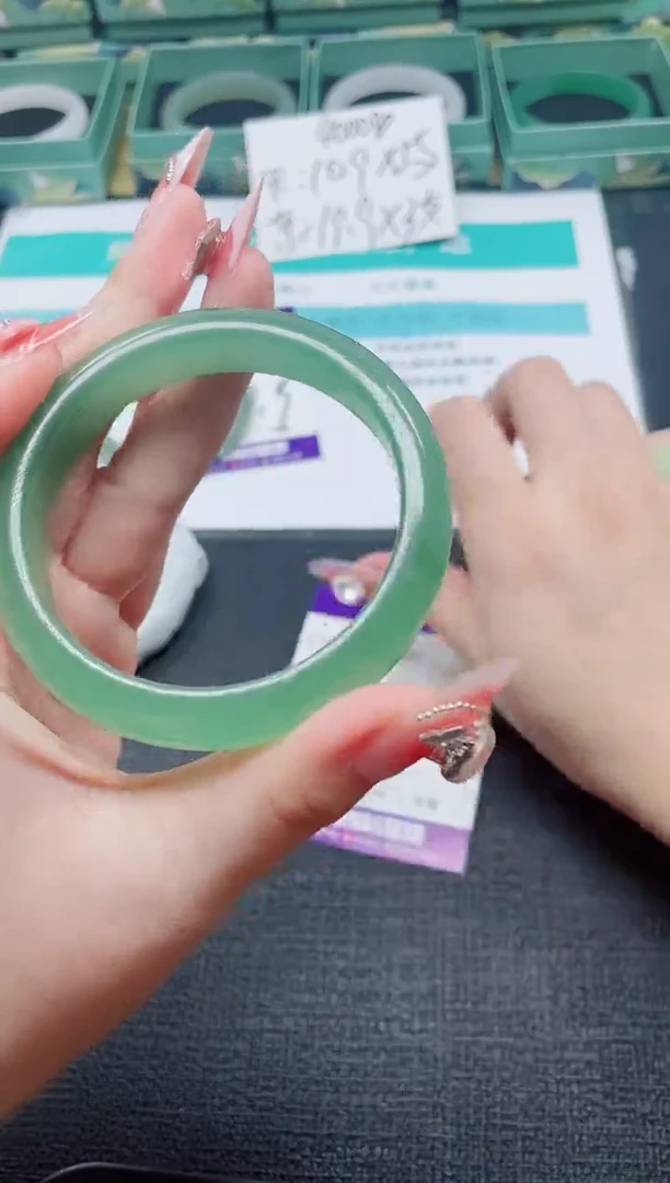 未镶嵌手镯石英质玉97-60