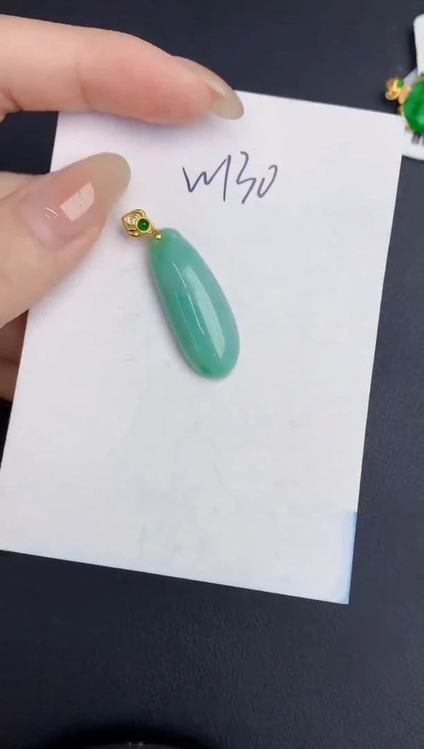 翡翠未镶嵌颈饰缅甸天然翡翠A货