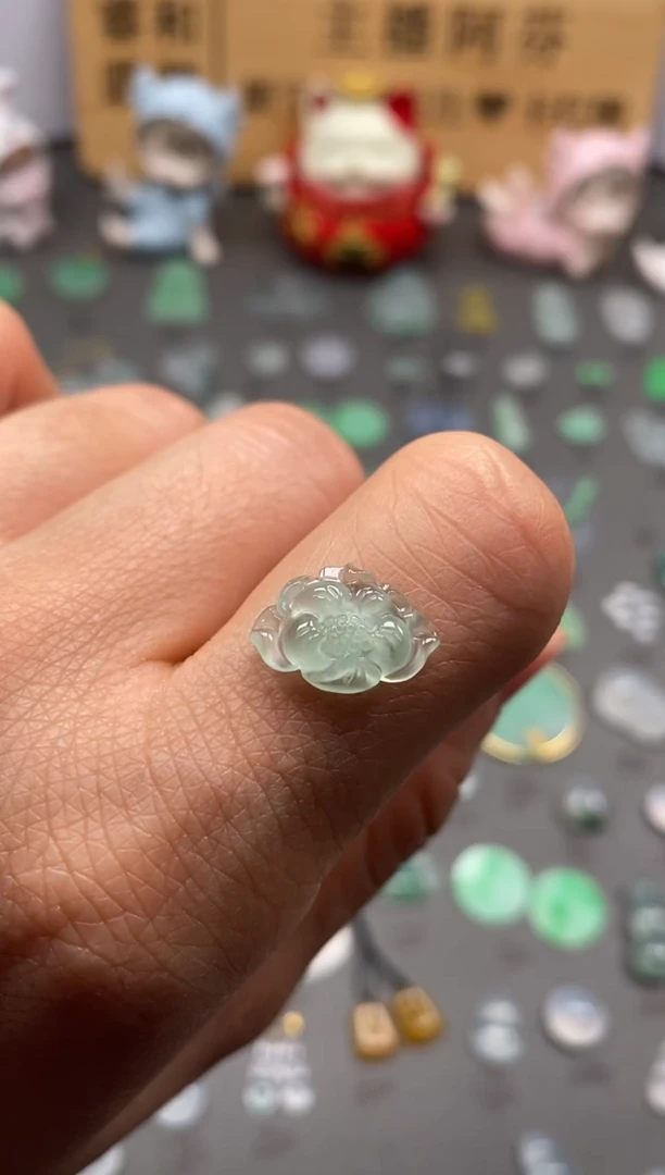 【闪购商品】翡翠颈饰未镶嵌果緑花开富贵/芬