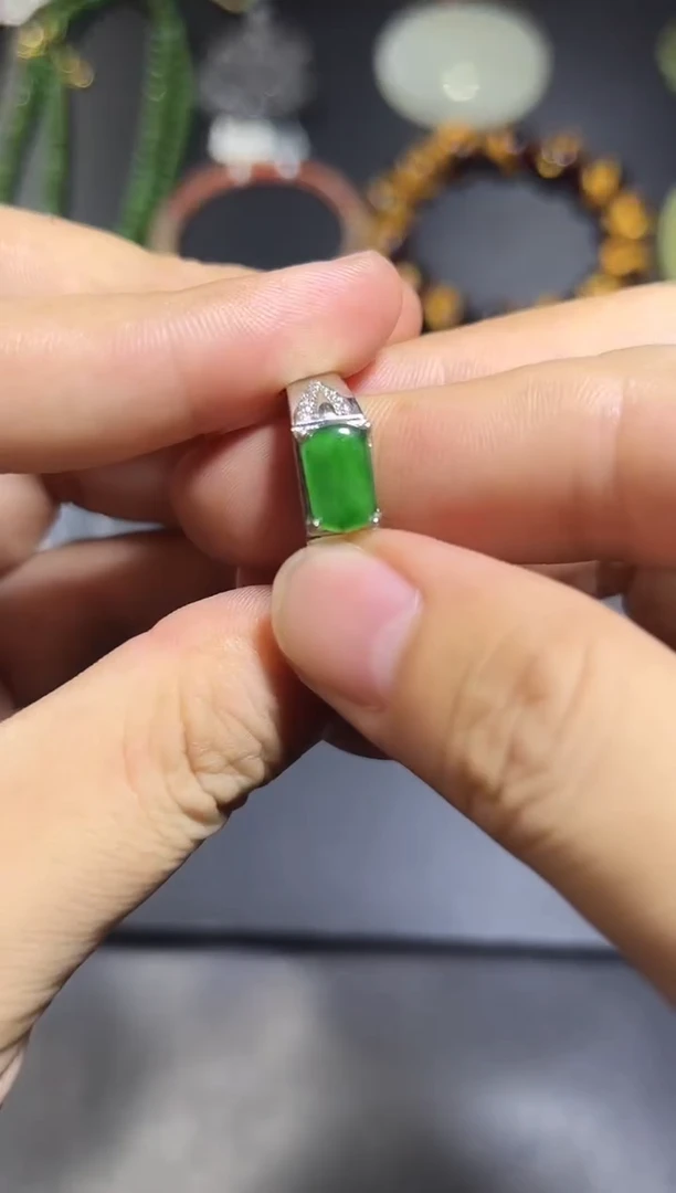 翡翠戒指未镶嵌10