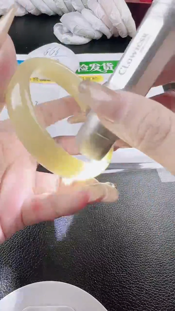 未镶嵌手镯石英质玉湖水绿圈口54