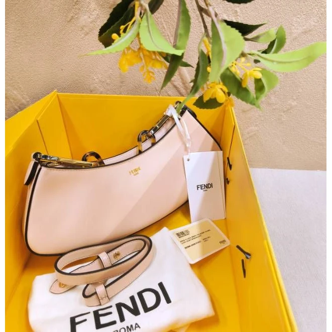 未使用/芬迪/C14037762236/[251028TA0001]