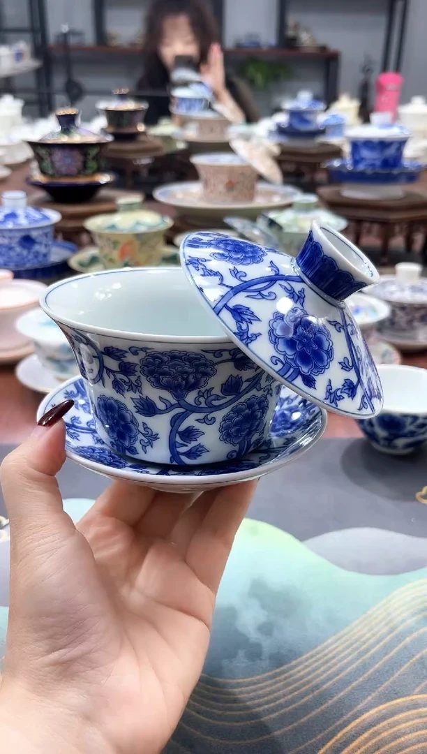 【闪购商品】320釉下彩仿古青花缠枝莲盖碗