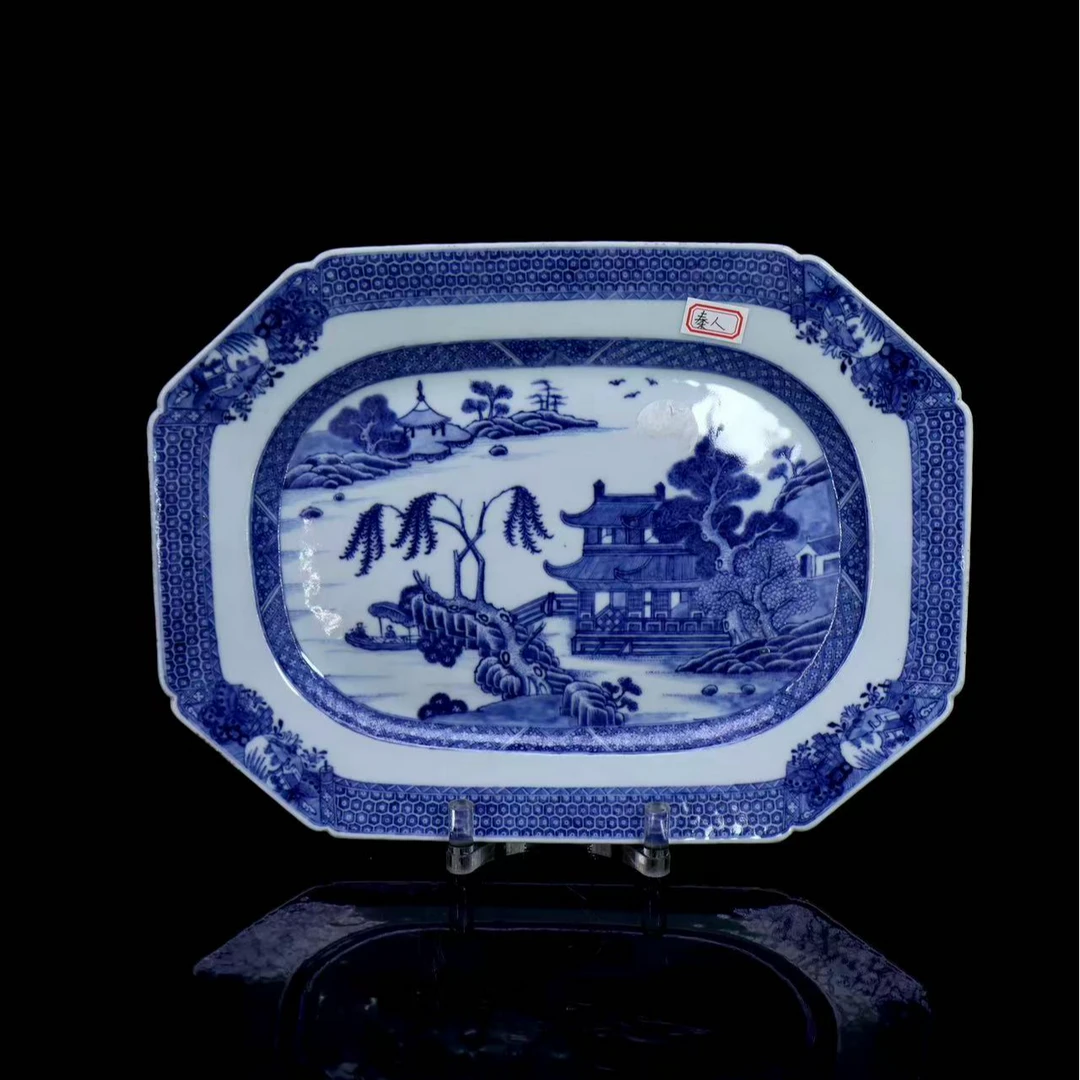 56: 清乾隆青花亭台楼阁方盘