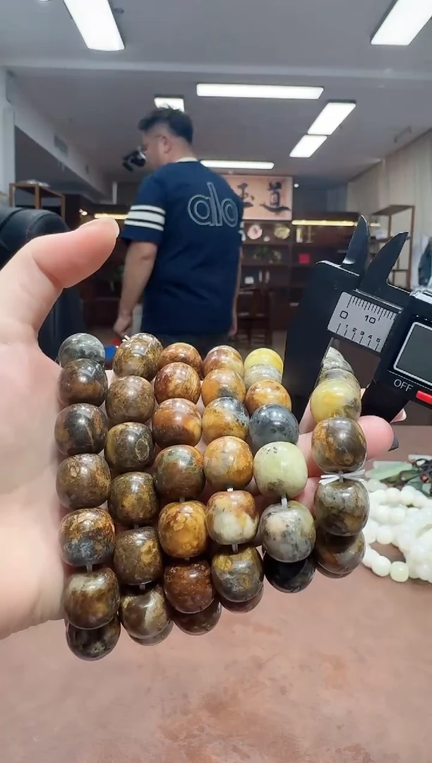 未镶嵌蛇纹石玉手链多样性随机发货其一
