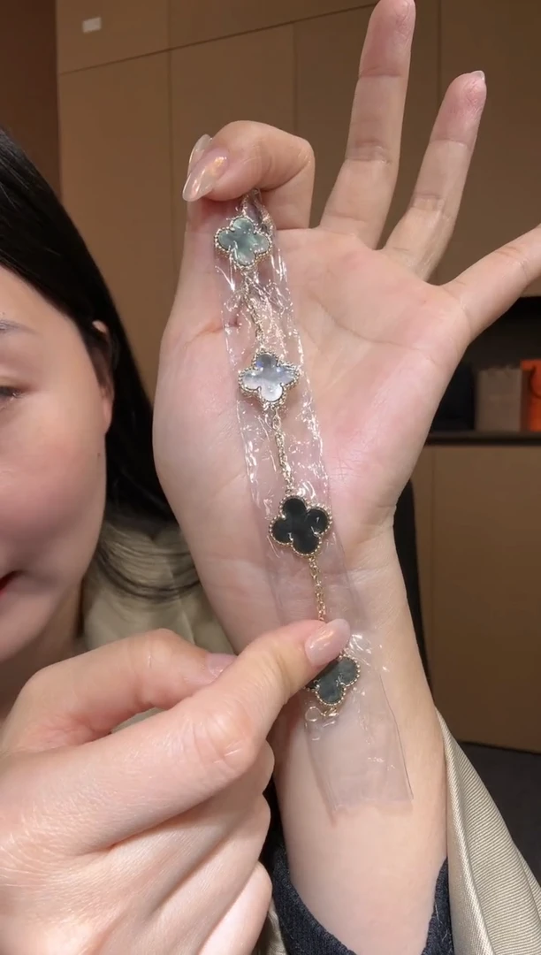 【闪购商品】贝壳（贝母）手链18K金镶嵌灰白色k黄，五花手链GHJ