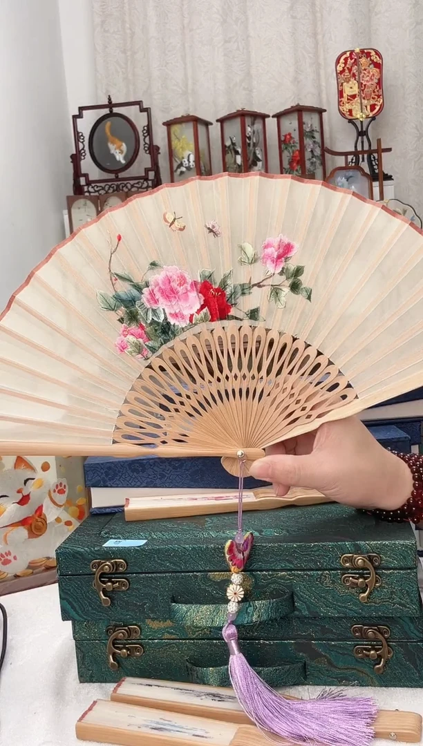 扇子小***?苏绣作品手工摆台