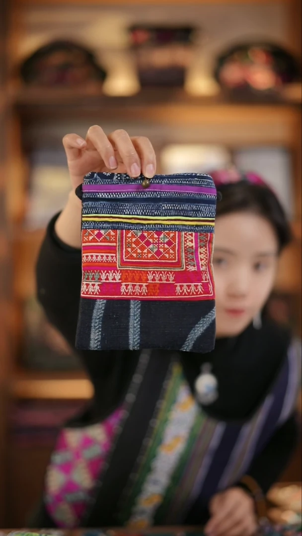 刺绣私人定制苗族手工A590