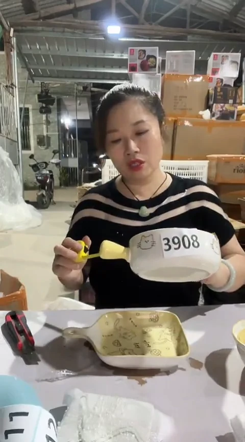 3908瑕疵陶瓷碗盘一套