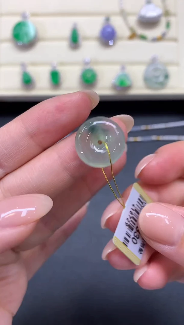 【闪购商品】翡翠颈饰未镶嵌Q715