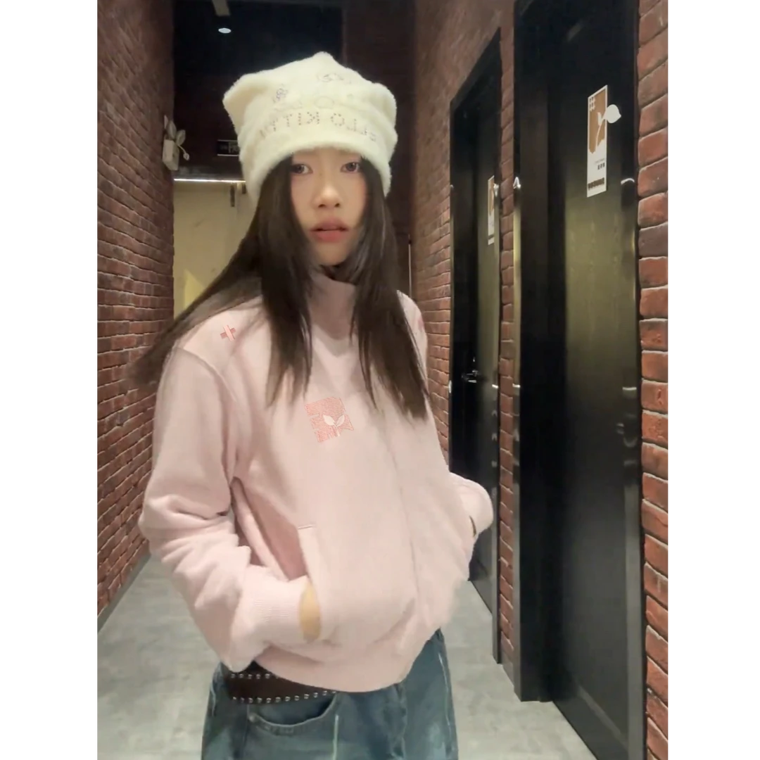 2025秋季新款潮牌修身显瘦休闲开衫立领短外套女粉色减龄刺绣卫衣