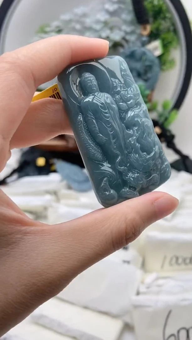 翡翠未镶嵌颈饰阿弥陀佛