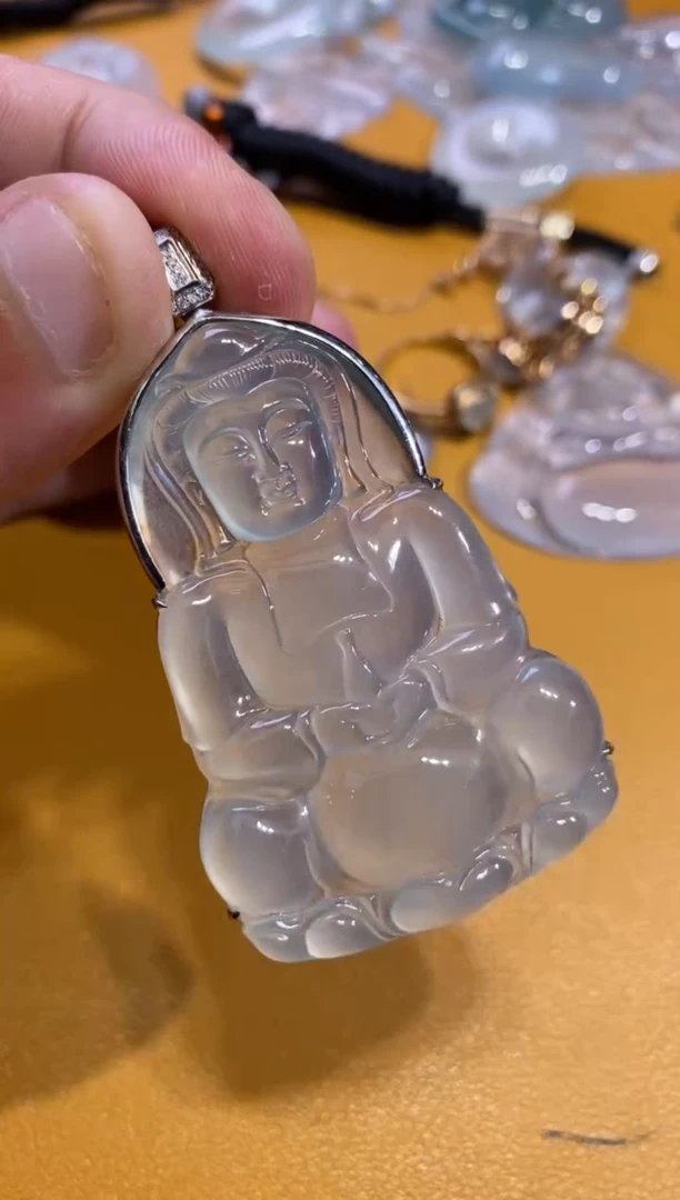 翡翠18K金镶嵌吊坠(不含链)观音19500