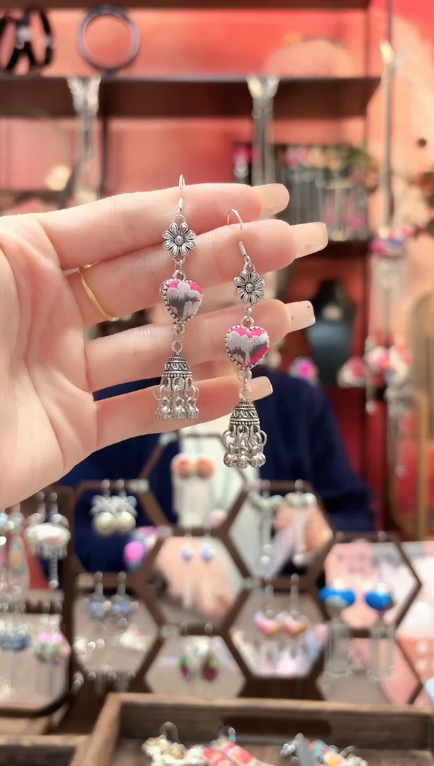 织绣云织谣民族风精美饰品  302