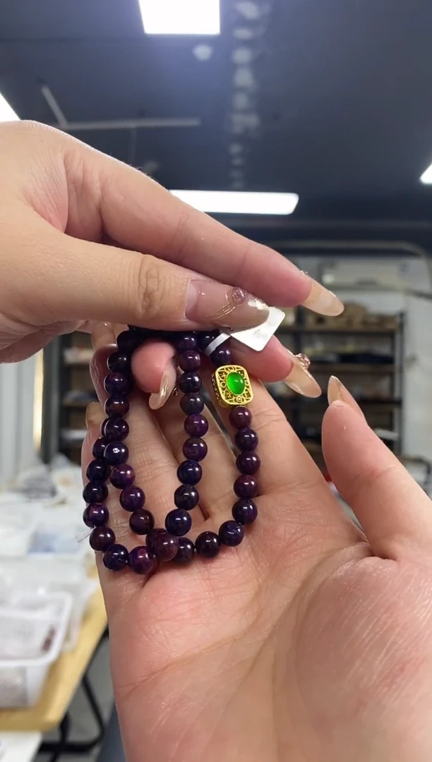 【闪购商品】苏纪石（舒俱来）手串未镶嵌多样性发其一颜色微差