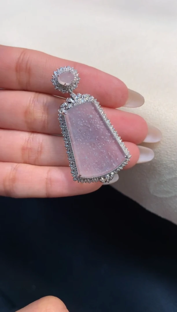 颈饰18K金镶嵌翡翠1