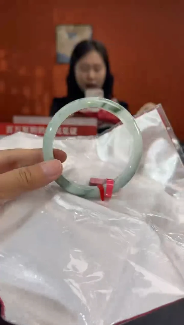 未镶嵌手镯翡翠阿**。61.7