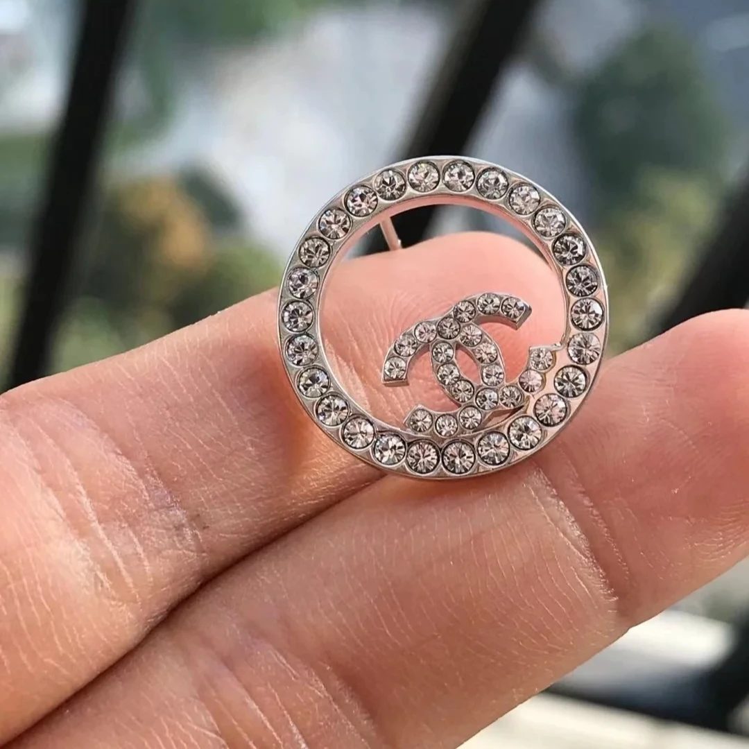 未使用 Chanel/香奈儿 耳钉银色满钻百搭经典圆形圈圈