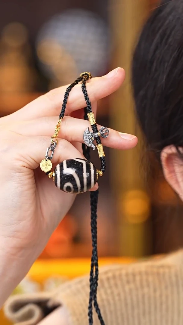 玛瑙/玉髓（覆膜）颈饰未镶嵌二眼锁骨链