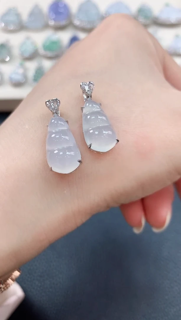 【闪购商品】翡翠吊坠(不含链)18K金镶嵌b15多样性一件发货