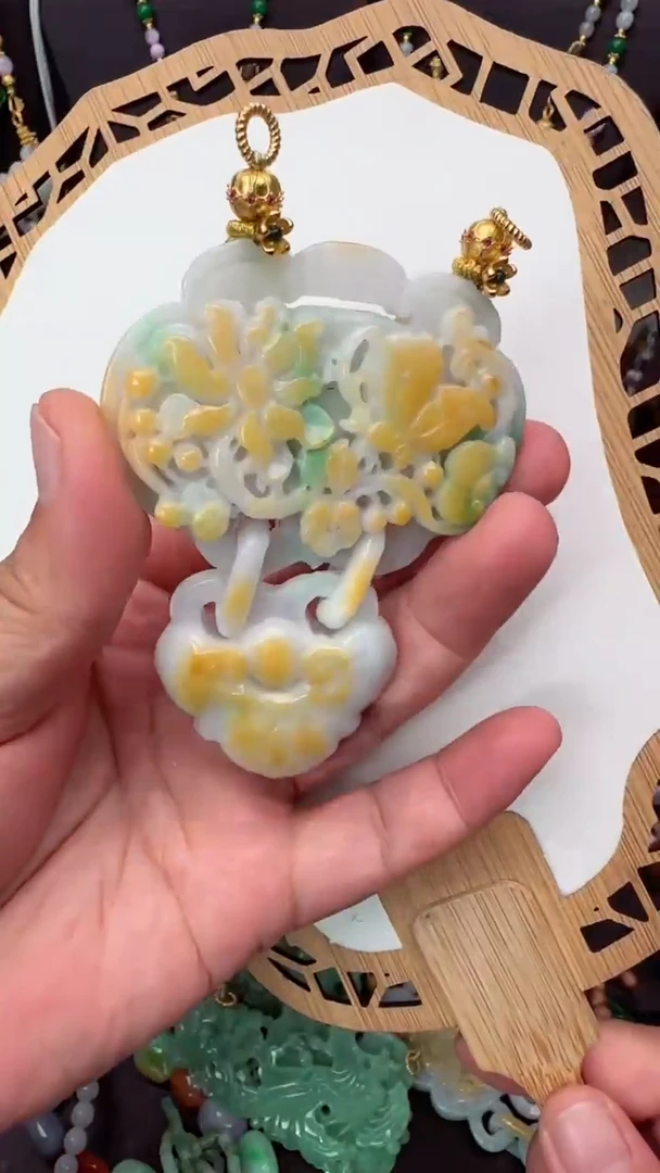 颈饰未镶嵌翡翠吊坠