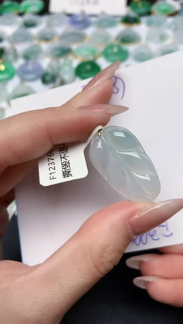 颈饰未镶嵌翡翠天然缅甸A货翡翠百元以上9元证书费自理