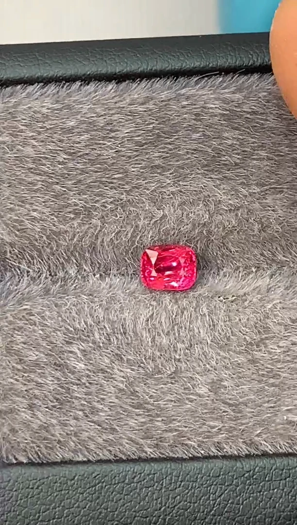 【闪购商品】定制尖晶石裸石未镶嵌0.71ct 绝地武士