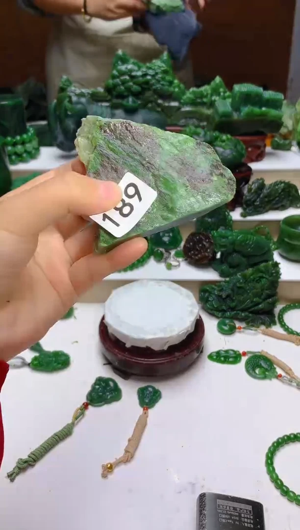 未镶嵌和田玉（碧玉）珠宝半成品1