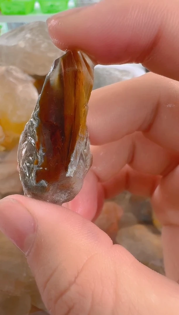 未镶嵌珠宝半成品水晶?****)斋斋，水晶