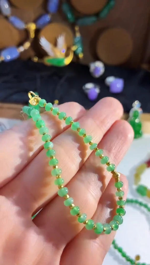 18K金镶嵌手链翡翠手链