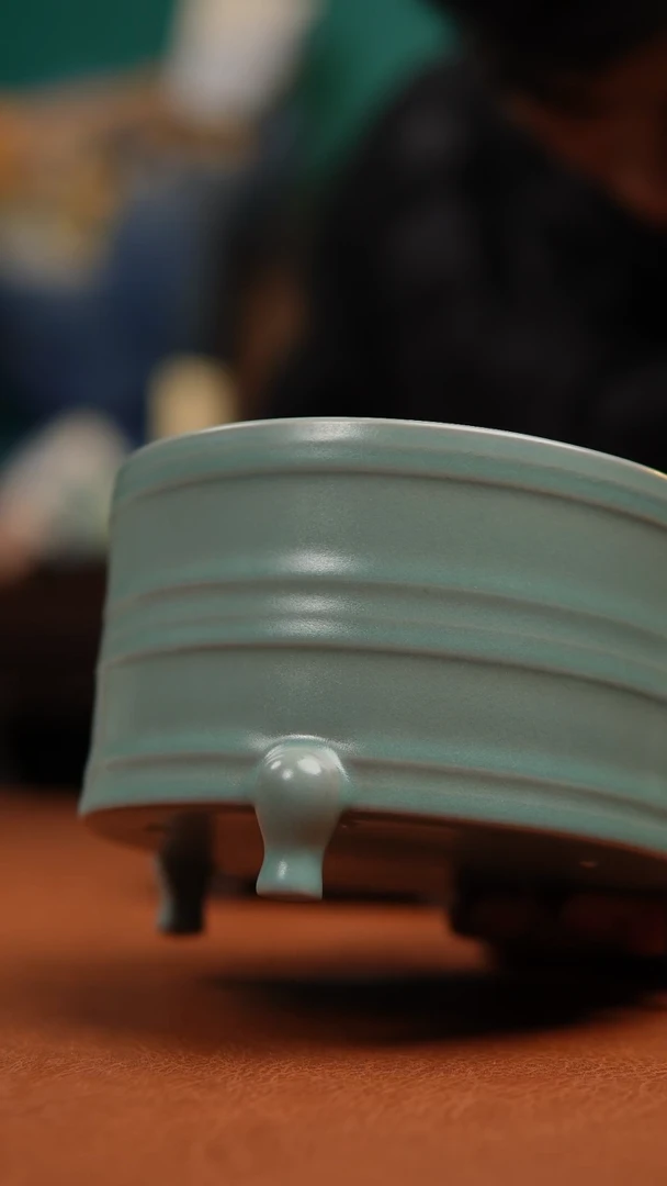 【闪购商品】瓷片14口径仿古天青玄纹樽微瑕福利