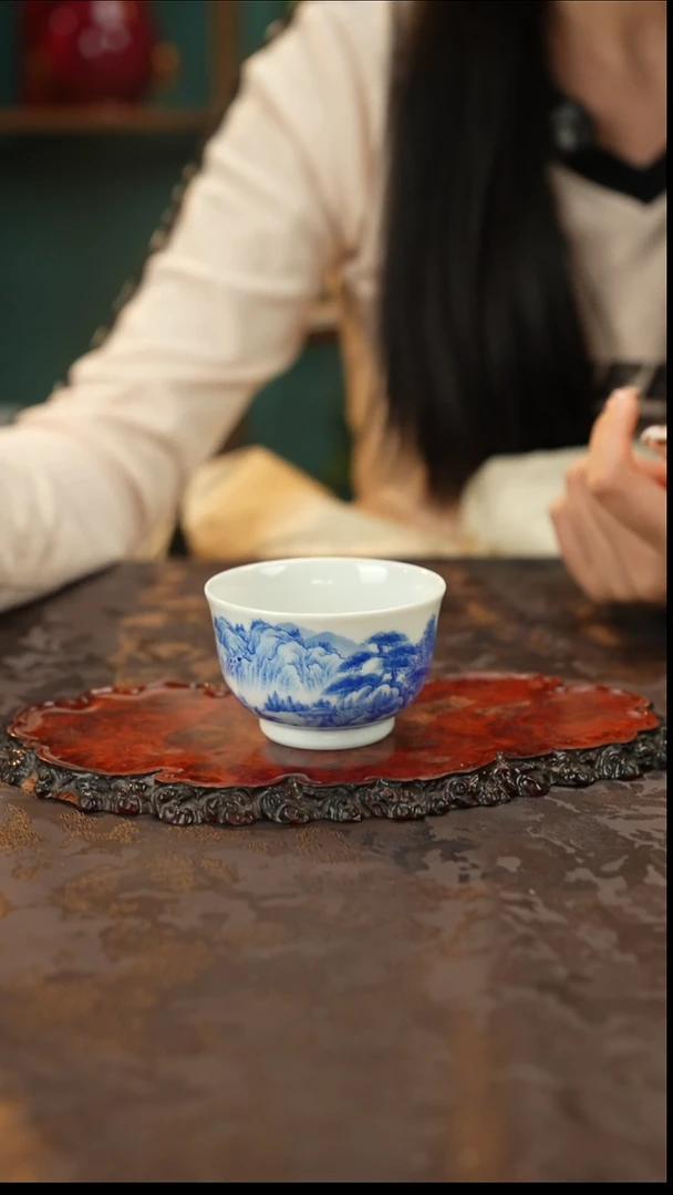 青花手绘山水主人杯