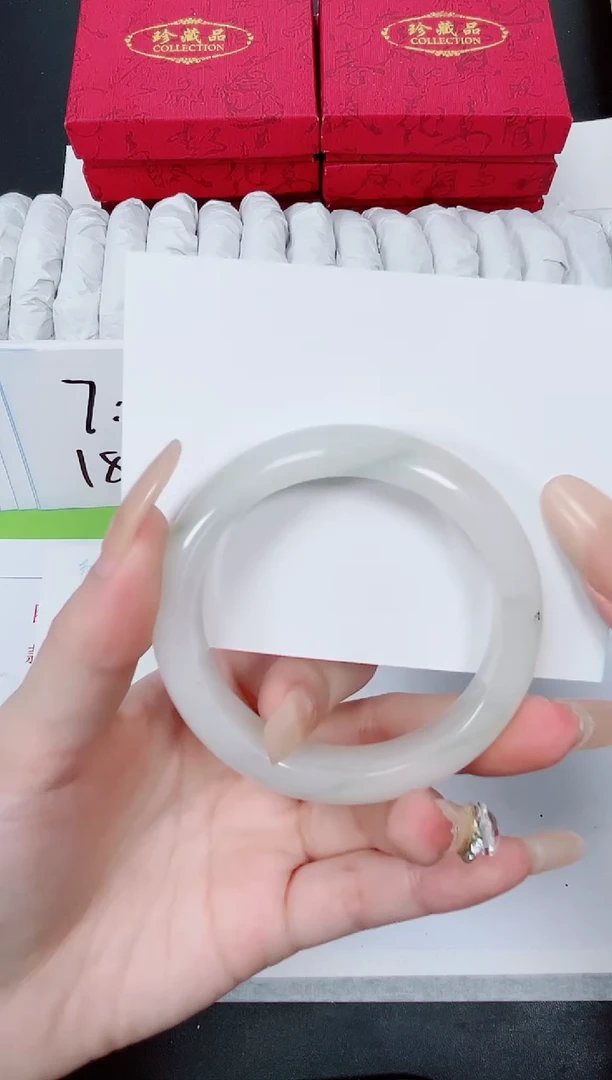 【闪购商品】石英质玉手镯未镶嵌k396-52.0