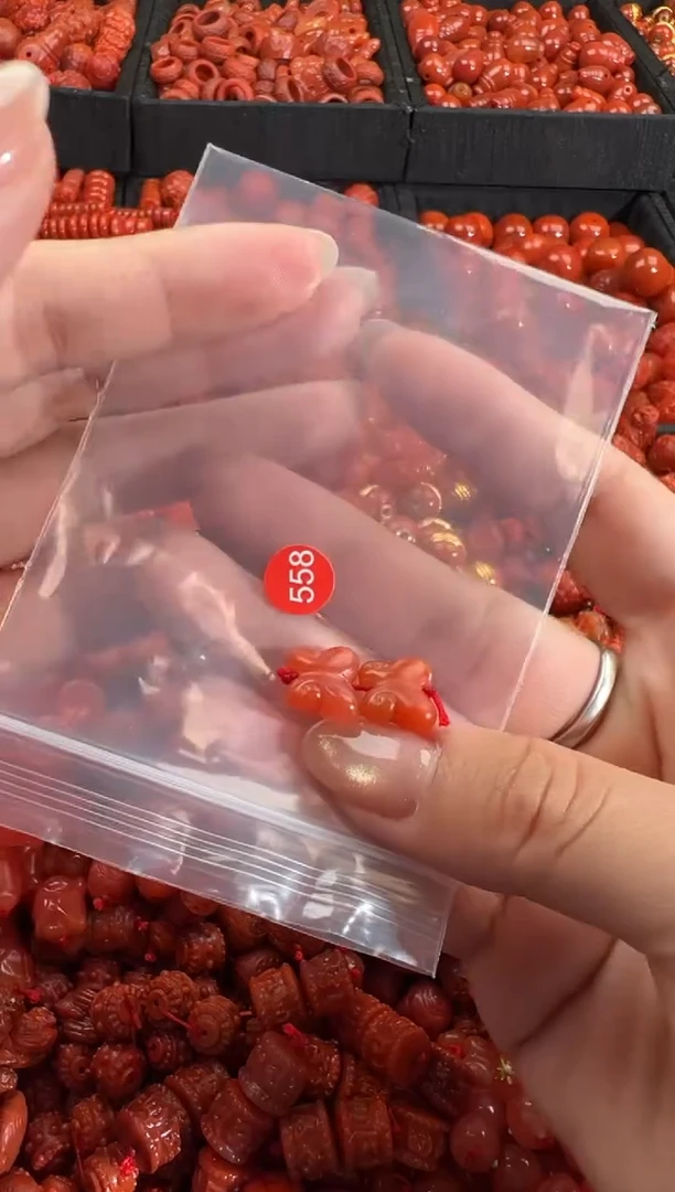 南红玛瑙未镶嵌颈饰1