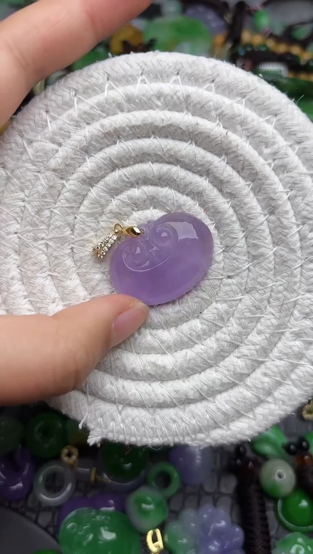 颈饰未镶嵌翡翠缅甸翡翠吊坠